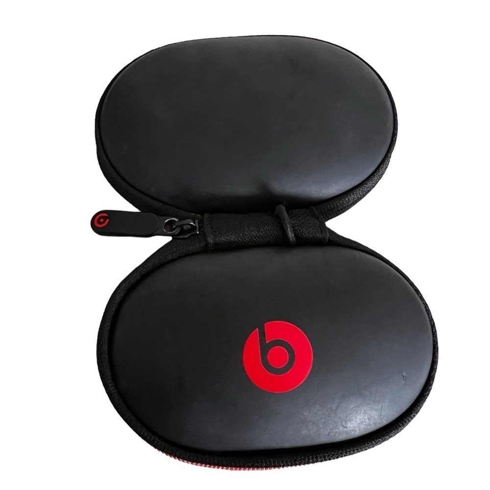 Beats By Dr Dre Headphones  Case